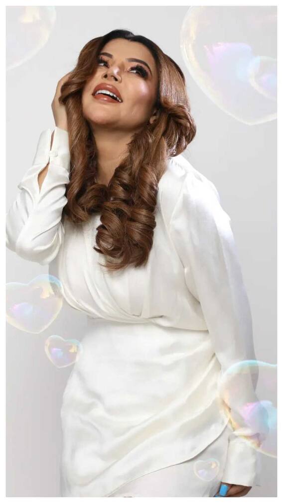 पुलिस कांस्टेबल की बेटी शादी में खाना परोस कर बनी एक्ट्रेस