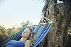 Afternoon Nap : दुपारच्या झोपेचे होतात पुढील फायदे !