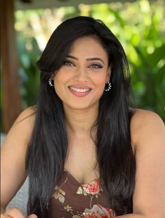 बच्चों के सामने बिकिनी पहनने पर ट्रोल हुई थीं टीवी की ये हसीनाएं, लिस्ट में शामिल श्वेता तिवारी का भी नाम