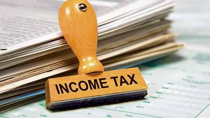 આ વર્ષે ITR ફાઈલ કરવાની છેલ્લી તારીખ 31મી જુલાઈ છે. નિષ્ણાતોનું કહેવું છે કે છેલ્લી તારીખના એક કે બે મહિના પહેલા ITR ફાઈલ કરવી જોઈએ.