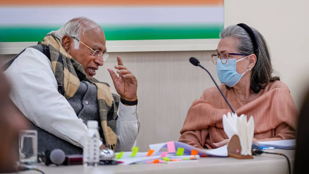 Lok Sabha Polls: Congress Finalises About 40 Candidates, Nakul Nath, Vaibhav Gehlot To Contest Lok Sabha Polls: Congress Finalises About 40 Candidates, Nakul Nath, Vaibhav Gehlot To Contest