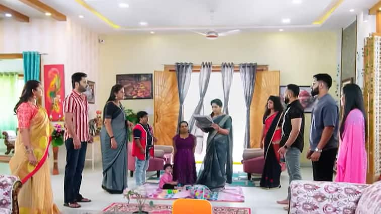 trinayani serial today march 11th episode written update in telugu Trinayani Serial Today March 11th: 'త్రినయని' సీరియల్: గాయత్రీ దేవి కోసం పేపర్‌, టీవీల్లో యాడ్ ఇచ్చి రచ్చ చేసిన సుమన.. చెంపపగలగొట్టిన తిలోత్తమ!