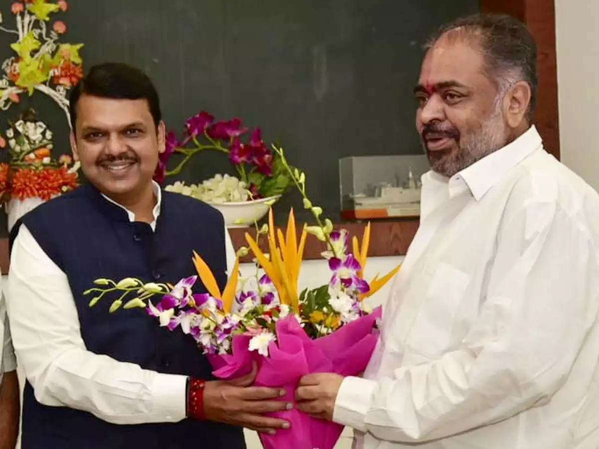 Hatkanangale : हातकणंगलेसाठी महायुतीचं ठरेना, भाजपकडून लोकसभेची चर्चा रंगताच आमदार विनय कोरेंनी स्पष्ट भूमिका मांडली!