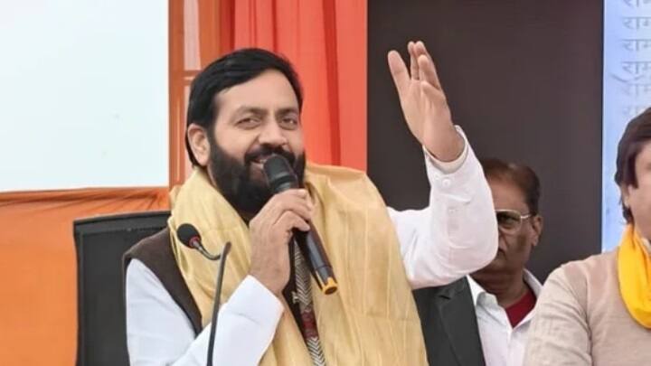 Nayab Singh Saini to replace Manohar Lal Khattar as Haryana CM know more details here Haryana CM: ட்விஸ்ட் மேல ட்விஸ்ட்.. ஹரியானா முதலமைச்சராக தேர்வான நைப் சிங் சைனி.. யார் இவர்?