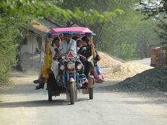 E-Rickshaw Rules: ई-रिक्शा चलाने के लिए भी लेना होता है लाइसेंस, ये हैं नियम