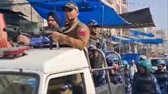 CAA: सीएए लागू होने के बाद दिल्ली पुलिस और RAF ने निकाला फ्लैग मार्च, चप्पे-चप्पे पर कड़ी नजर