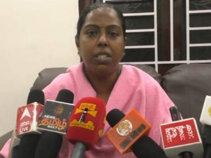 Karur news  missing pets owner announced   who locate get Rs. 10 thousand reward - TNN காணாமல்போன செல்லப்பிராணி; கண்டுபிடித்து தருவோருக்கு ரூ.10 ஆயிரம் சன்மானம் - கரூரில் நெகிழ்ச்சி