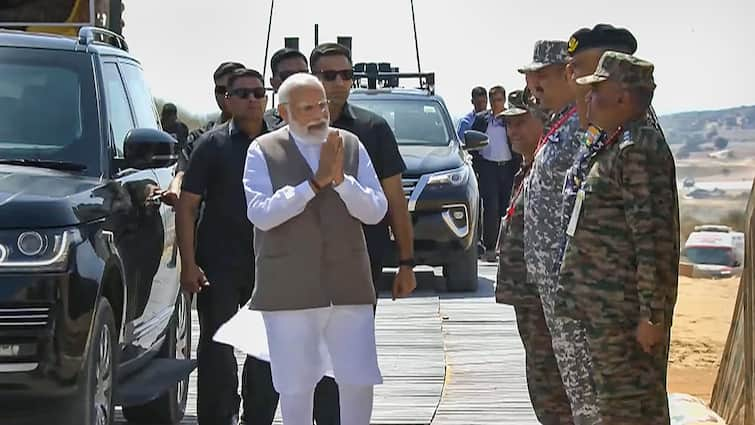 PM Modi Witnesses Tri-Service Exercise 'Bharat Shakti' In Rajasthan's Pokhran - WATCH