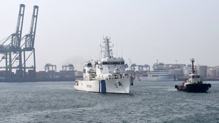 Gujarat: 6 Pakistanis Arrested With Drugs Worth Rs 480 Cr In Sea-Air Coordinated Operation Gujarat: 6 Pakistanis Arrested With Drugs Worth Rs 480 Cr In Sea-Air Coordinated Operation