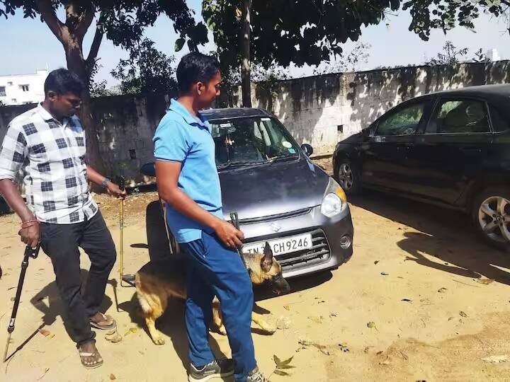 Bomb threat to private schools: Special forces rushed to 5 states! Bomb Threat to Schools : தனியார் பள்ளிகளுக்கு வெடிகுண்டு மிரட்டல்: 5 மாநிலங்களுக்கு விரைந்த தனிப்படை!