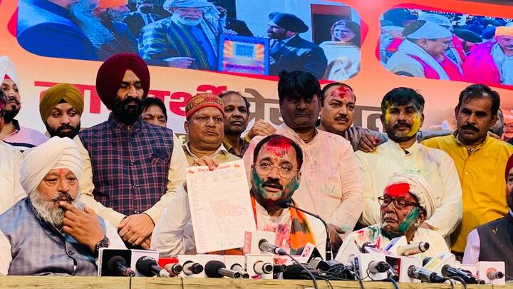 एक अन्य शरणार्थी सरदार प्यारा सिंह, जो अफगानिस्तान से आ कर तिलक नगर में रह रहे हैं, ने कहा की कभी हम अफगानिस्तान की अर्थव्यवस्था के पहिये थे, लेकिन अब प्रधानमंत्री मोदी ने हमें भारतीय नागरिक बना कर भारत की अर्थ व्यवस्था में सहयोग देने का मौका दिया है. हम भारत को अपना सब कुछ देंगे.