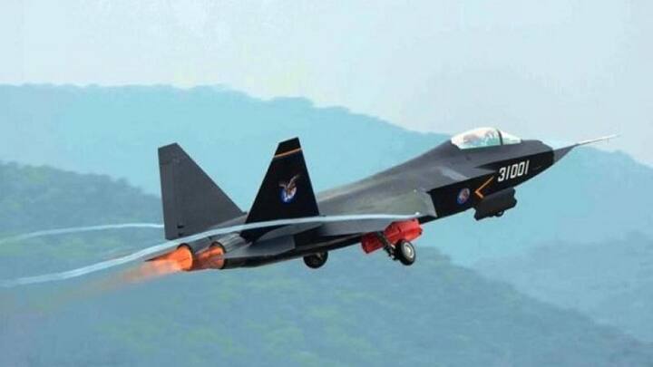 चीन का दूसरा सबसे बड़ा लड़ाकू विमान एफसी-31 है. विमान को शेनयांग एयरक्राफ्ट कॉरपोरेशन की ओर से बनाया जा रहा है. विमान अभी बनकर तैयार भी नहीं हुआ है कि पाकिस्तान ने पहले ही इसे खरीदने की इच्छा व्यक्त कर दी है.