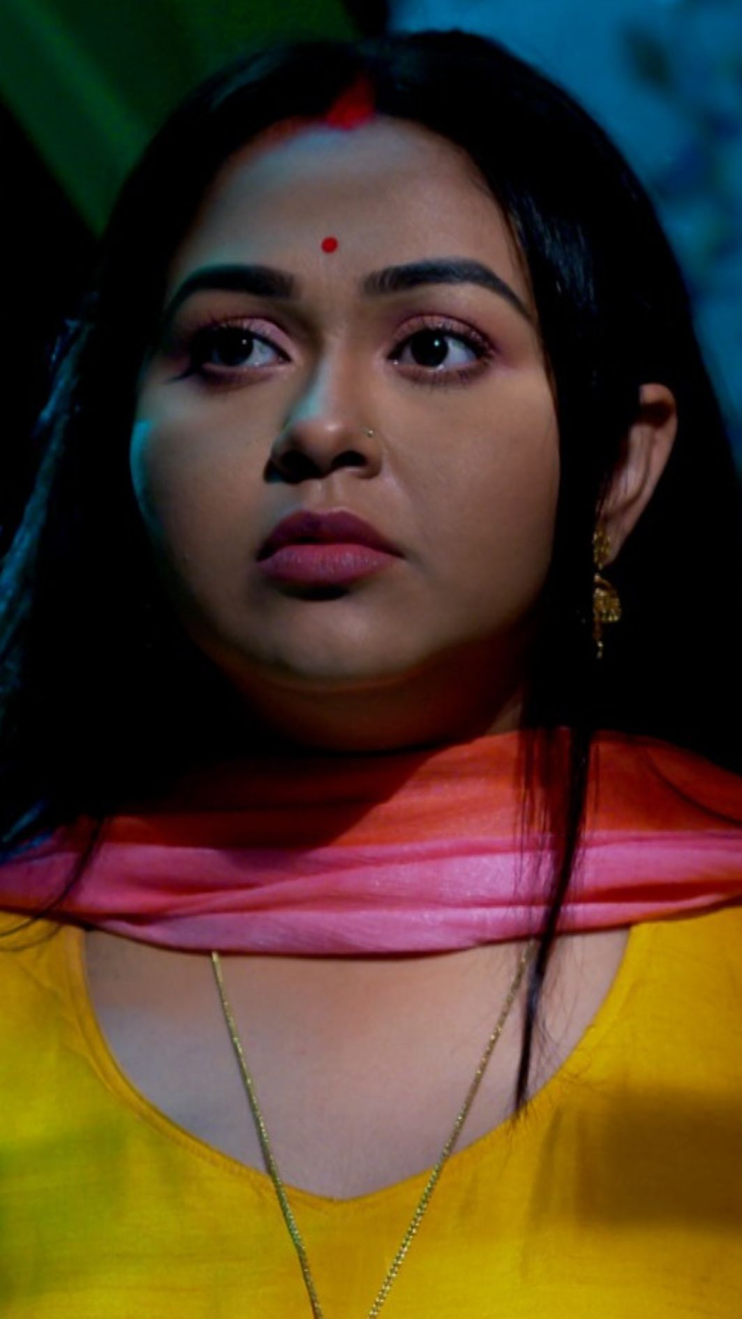 সন্দেহ আরও বাড়তে থাকে, আর চাঁদ দোষ দেয় দুর্জয়কে। ননী যখন দুর্জয়ের ষড়যন্ত্রের কথা ফাঁস করে, তখন চাঁদের দাবি, দুর্জয়ই অপহরণ করিয়েছে সোহাগকে।