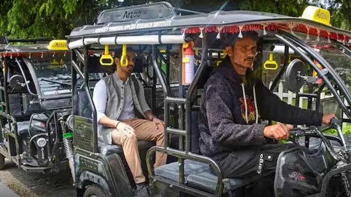 E-Rickshaw Rules: ઈ-રિક્ષા ચલાવતા લોકો માટે ઘણા નિયમો બનાવવામાં આવ્યા છે. ઘણી વખત એવું જોવામાં આવ્યું છે કે લોકો આવા નિયમોનું પાલન કરતા નથી અને અકસ્માતો સર્જે છે.
