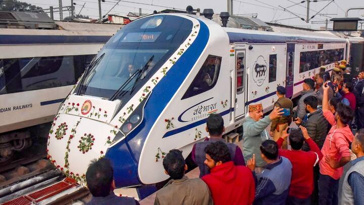 Mumbai Ahmedabad Vande Bharat Express Train Time Table Stoppage and Fare PM Modi Vande Bharat Express: मुंबई-अहमदाबाद रूट को मिली दूसरी वंदे भारत एक्सप्रेस, यहां देखें टाइम टेबल और स्टॉपेज