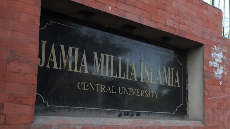 CAA Rules Notification Protests Erupt in Jamia Millia Islamia Over Implementation Of CAA CAA Rules In India: सीएए लागू करने के विरोध में जामिया मिल्लिया इस्लामिया में प्रदर्शन, मुस्लिम स्टूडेंट्स फेडरेशन की अगुवाई में नारेबाजी