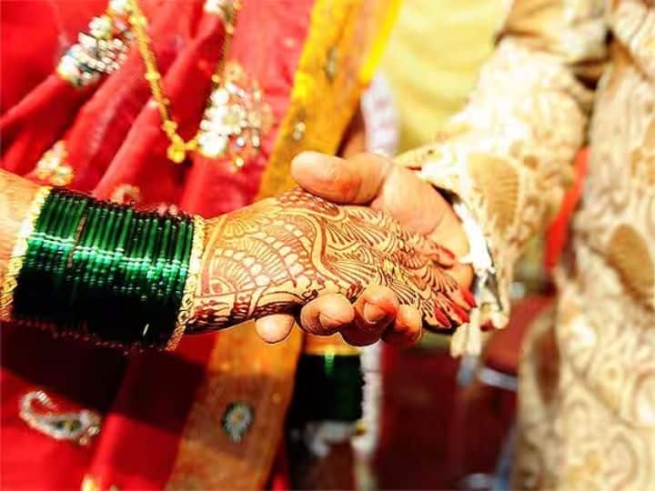 Parenting Tips marathi news Parents must tell important things before marriage of girl spouse will keep her happy throughout her life लेक जाणार सासरला! मुलीच्या लग्नापूर्वी आई-वडिलांनी 'या' गोष्टी जरूर सांगाव्या, जोडीदार आयुष्यभर आनंदात ठेवेल