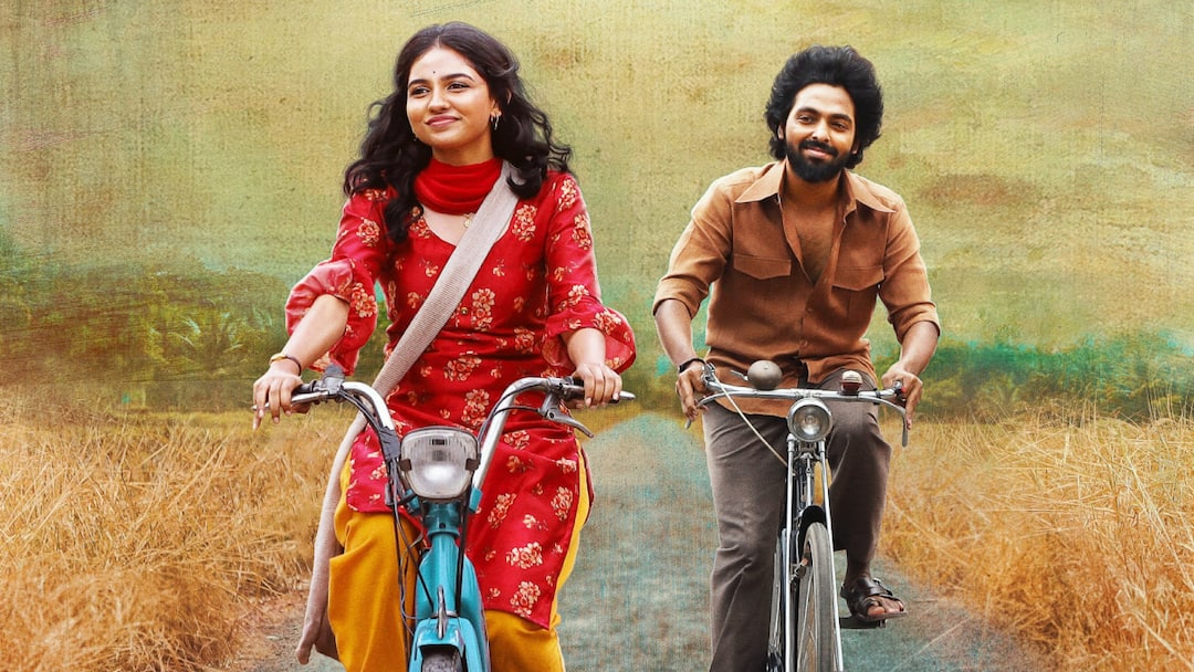 GV Prakash And Mamitha Baijus Rebel trailer Out Rebel Trailer: ‘ప్రేమలు’ బ్యూటీ ‘రెబల్’ ట్రైలర్ రివ్యూ: యాక్షన్‌తో అదరగొట్టిన జీవీ ప్రకాష్, క్యూట్‌నెస్‌తో చంపేస్తున్న మమిత