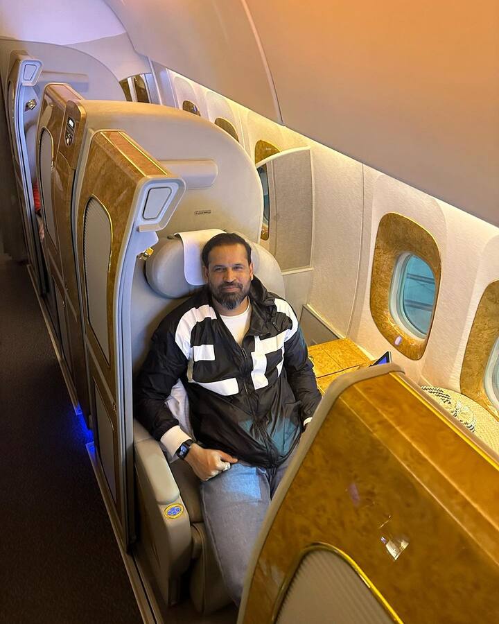 यूसुफ पठान भारतीय क्रिकेट टीम के शानदार फिनिशर रहे हैं. लेकिन अब क्रिकेट से दूर चल रहे यूसुफ पठान ने लोकसभा चुनाव 2024 से पहले राजनीति में नई पारी की शुरुआत की है. उन्होंने तृणमूल कांग्रेस का हाथ थामा है. वह पश्चिम बंगाल की बहरामपुर सीट से लोकसभा का चुनाव लड़ेंगे.