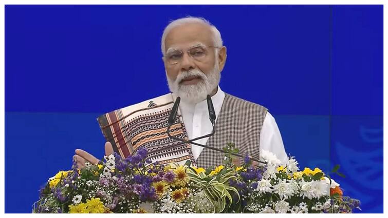 Modi In Gujarat: PM Launches Multiple Railway Projects Worth Over Rs 1 Lakh Cr In Ahembdabad 'Railway Is A Major Victim' Of 'Political Selfishness': PM Modi Unveils Projects Worth Rs 1 Lakh Cr In Gujarat