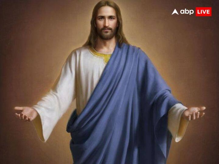 इस दिन लोग चर्च जाते हैं और प्रेयर करते हैं. इस दिन प्रभु यीशु के विचारों पर लोग चर्चा करते हैं और इस दिन को जश्न के रूप में मनाते हैं.