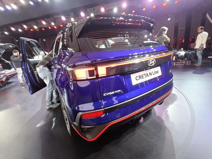 দেশের সবচেয়ে ব্যয়বহুল এন লাইন সংস্করণ এল ভারতে। Hyundai অবশেষে ভারতে বেশি শক্তিশালী ইঞ্জিনসহ SUV লঞ্চ করেছে। এর প্রারম্ভিক মূল্য রাখা হয়েছে 16.82 লক্ষ (এক্স-শোরুম)। Creta N লাইন দুটি ভেরিয়েন্ট নিয়ে এসেছে, N8 এবং N10।