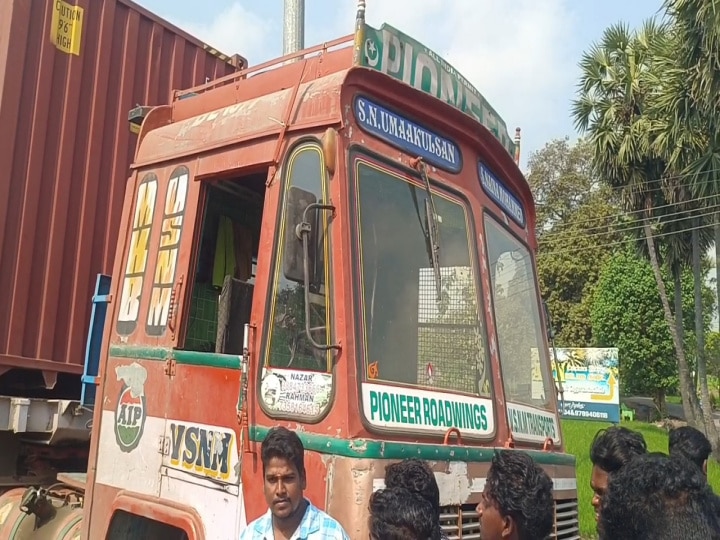 படியில் பயணம்; நொடியில் மரணம்! கண்ணை மூடி திறப்பதற்குள் பறிபோன 4 மாணவர்களின் உயிர்!