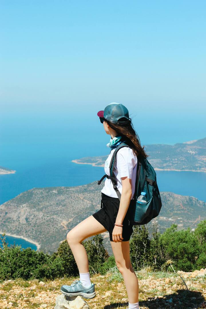 आम्ही तुम्हाला सांगू की तुम्ही उन्हाळ्यातही सर्वांच्या नजरेत तुमची छाप कशी सोडू शकता. येथे काही सोप्या टिप्स आहेत ज्या तुम्हाला फक्त आरामदायीच ठेवतील असे नाही तर तुमची शैली देखील वेगळी ठरेल. चला जाणून घेऊया.. [Photo Credit : Pexel.com]