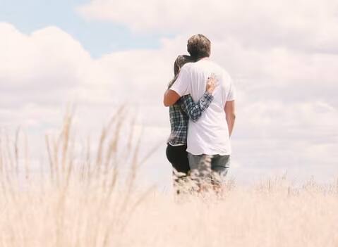 ਖ਼ਾਸ ਤੌਰ 'ਤੇ ਕਈ ਕਪਲਸ ਨੂੰ ਅਜਿਹੀਆਂ ਗੱਲਾਂ ਦਾ ਪਤਾ ਨਹੀਂ ਹੁੰਦਾ, ਅਜਿਹੇ 'ਚ ਜਦੋਂ ਪੁਲਿਸ ਜਾਂ ਕੋਈ ਹੋਰ ਉਨ੍ਹਾਂ ਨੂੰ ਰੋਕਦਾ ਹੈ ਤਾਂ ਉਨ੍ਹਾਂ ਨੂੰ ਪਰੇਸ਼ਾਨੀ ਦਾ ਸਾਹਮਣਾ ਕਰਨਾ ਪੈਂਦਾ ਹੈ।