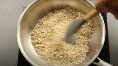 Oats Ven pongal: நார்ச்சத்து நிறைந்த ஓட்ஸ்.. வெண் பொங்கல் இந்த மாதிரி செய்து அசத்துங்க...