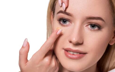 ਲਾਗ ਦਾ ਖ਼ਤਰਾ - ਗ਼ਲਤ ਸਫ਼ਾਈ ਅਤੇ ਰੱਖ-ਰਖਾਅ ਕਾਰਨ ਕਲਰਫੁੱਲ ਲੈਂਸ ਅੱਖਾਂ ਦੀ ਲਾਗ ਜਿਵੇਂ ਕਿ ਕੇਰਾਟਾਈਟਸ ਦਾ ਕਾਰਨ ਬਣ ਸਕਦੇ ਹਨ।