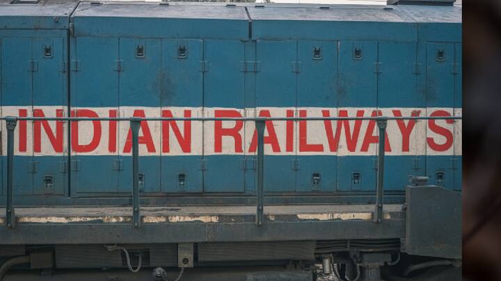 IRCTC टूर पॅकेज: तुम्हाला तुमच्या कुटुंबासह काशी, अयोध्या आणि पुरीला जायचे असेल, तर IRCTC तुमच्यासाठी एक उत्तम टूर पॅकेज घेऊन आले आहे.