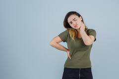 क्या आपको भी बॉडी में लगातार बना रहता है दर्द ? ये हो सकती है वजह और यहां है दर्द से छुटकारा पाने का परमानेंट इलाज