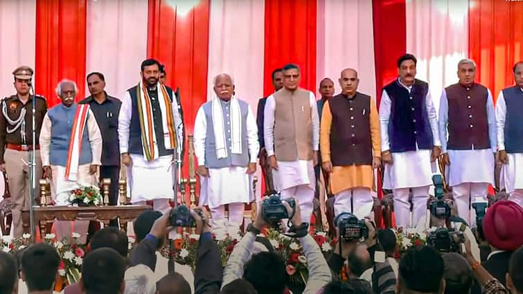 haryana-cabinet-expansion-bjp-mla-kamal-gupta-takes-oath-nayab-singh-saini-in-governmen Haryana Cabinet Expansion: ਹਰਿਆਣਾ ਦੀ ਕੈਬਨਿਟ ਦਾ ਹੋਇਆ ਵਿਸਥਾਰ, ਅਨਿਲ ਵਿੱਜ ਦਾ ਕੱਟਿਆ ਪੱਤਾ, ਇਹ ਵਿਧਾਇਕ ਬਣੇ ਮੰਤਰੀ