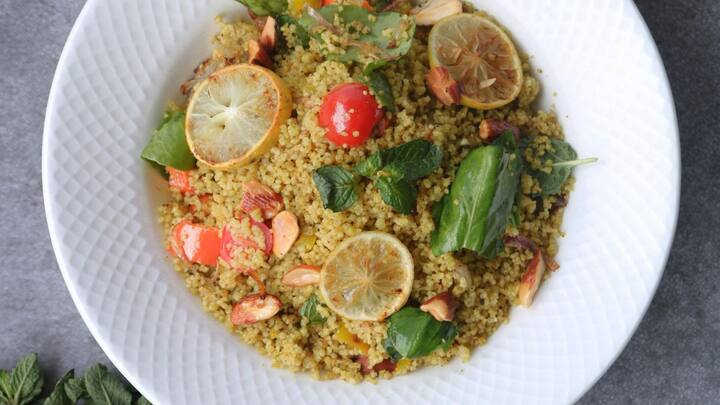 Quinoa - இதில் உடலுக்கு தேவையான 9 அமினோ ஆசிட்ஸ் உள்ளது. ஒரு கப் வேகவைத்ததில் 8 கிராம் புரோட்டீன் இருக்கிறது.