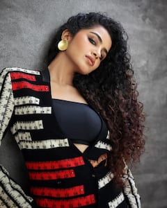 Anupama Parameswaran Photos: క్యూట్‌ లుక్స్‌తో పిచ్చెక్కిస్తున్న అనుపమ పరమేశ్వరన్‌ - టేప్‌ డ్రెస్‌లో ఎంత అందంగా ఉందో చూశారా?