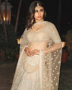 PHOTO: मौनी रॉयने शेअर केला किलर लूक, शिमरी ड्रेसमध्ये दाखवला ग्लॅमरस अवतार!