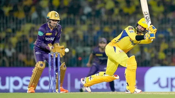 Chennai Super Kings opener Devon Conway is injured.  His thumb is injured.  Because of this he is out of IPL 2024.  Conway may have to stay out of the field for a long time.  His injury is a big loss for Chennai Super Kings.