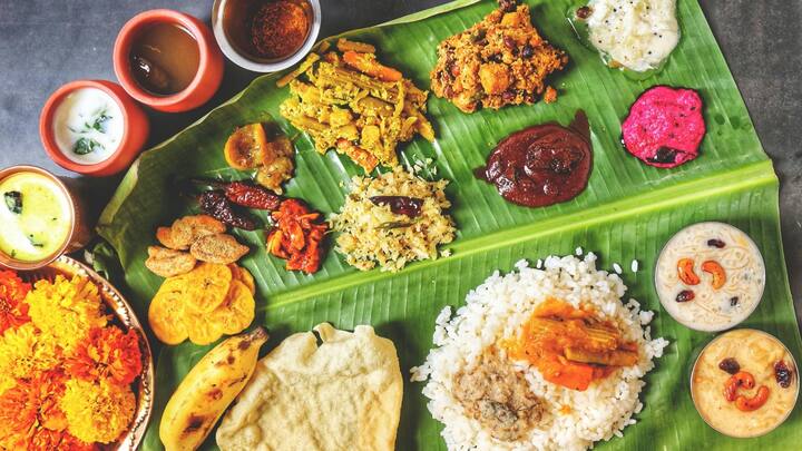 Banana Leaf Benefits : பாரம்பரியமாக வாழை இலையில் பரிமாறப்பட்டு வரும் உணவுகளை சாப்பிட்டால் என்ன நன்மைகள் கிடைக்கும் என்பதை பார்க்கலாம்.