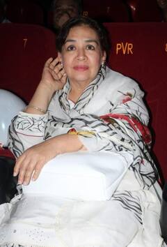 300 से ज्यादा फिल्में कर चुकीं शाहरुख खान की ऑन स्क्रीन मां अब कहां हैं? फिल्मों से अचानक बनाई थी दूरी, पहचाना?