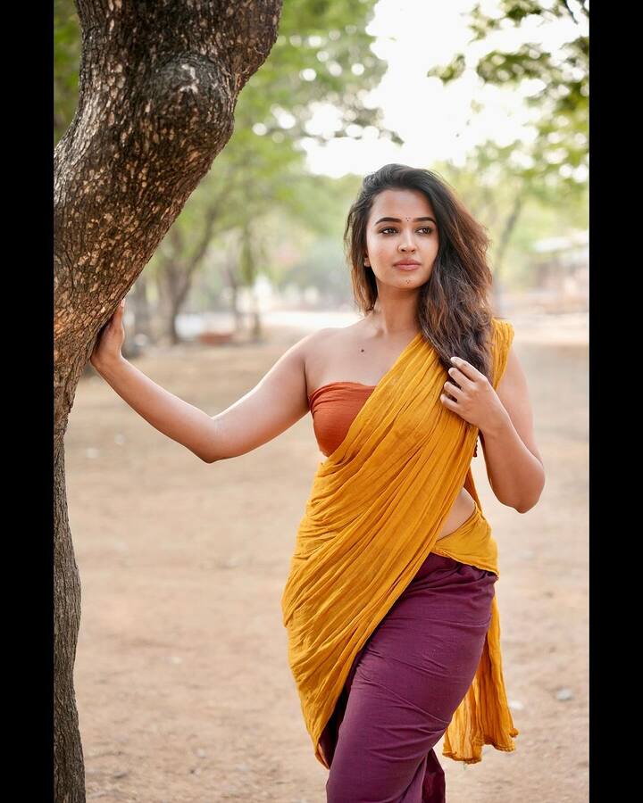 ప్రస్తుతం పవన్ కల్యాణ్ ‘హరిహర వీరమల్లు‘ సినిమాలో నటిస్తుంది.Photo Credit: Pujiithaa Ponnada/Instagram