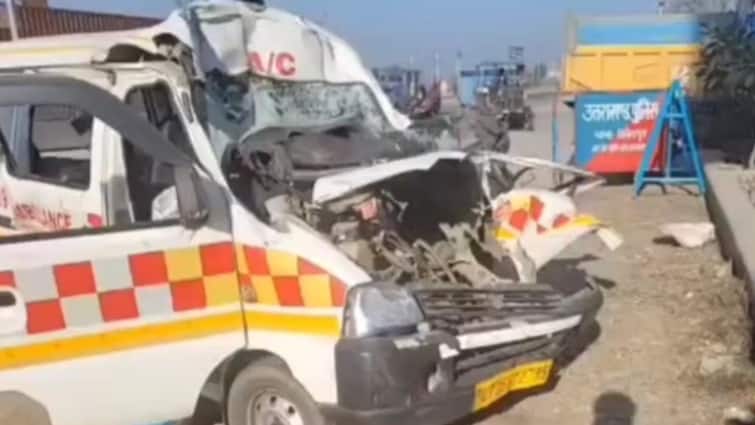 Rudrapur Road Accident mother and son dies and four relative injured ann  Uttarakhand News: देहरादून से बरेली जा रही एंबुलेंस की ट्रक से भिड़ंत, हादसे में मां-बेटे की मौत