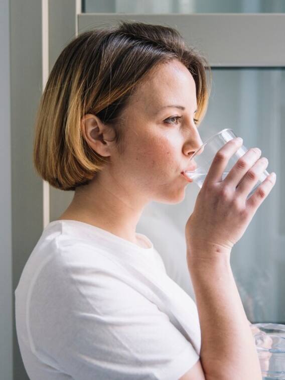 गर्म पानी पीना सेहत के लिए कितना सही है?