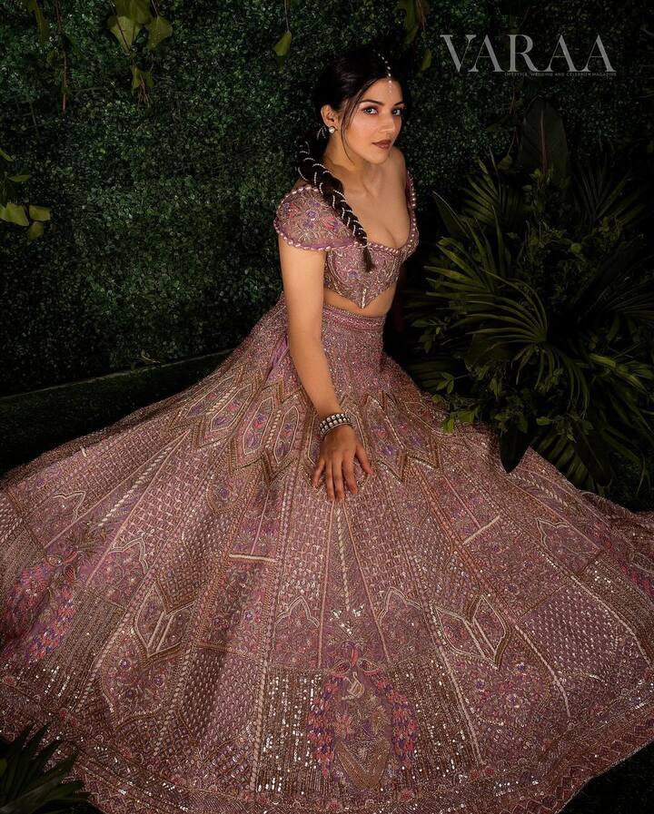 తెలుగులో హీరోయిన్​గా మంచి పేరు తెచ్చుకున్న నటుల్లో మెహ్రీన్ కూడా ఒకరు. అందంతోనే కాకుండా నటనతోనూ అభిమానులను సంపాదించుకుంది ఈ బ్యూటీ.(Image Source : Instagram/mehreenpirzadaa)