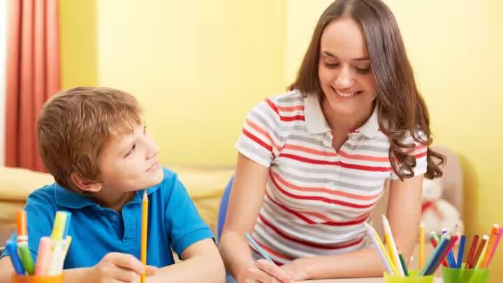 માતાપિતા ઘણીવાર માને છે કે સવારનો સમય અભ્યાસ માટે શ્રેષ્ઠ સમય છે. તેઓ વિચારે છે કે આ સમયે બાળકનું માઇન્ડ ફ્રેશ અને શાંત હોય છે, જેના કારણે તે વધુ સારી રીતે શીખી શકે છે. જો કે, દરેક બાળકની જીવનશૈલી અને શીખવાની ક્ષમતા અલગ-અલગ હોય છે.