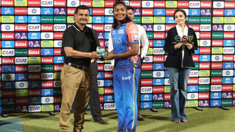 Nita Ambani On Mumbai Indians Cricketer S Sajana MIW vs RCBW WPL 2024 Here Know Latest Sports News WPL 2024: ऑटो ड्राइवर पिता की बेटी को मिला अवॉर्ड, नीता अंबानी ने बताया कि क्यों हो गईं फैन