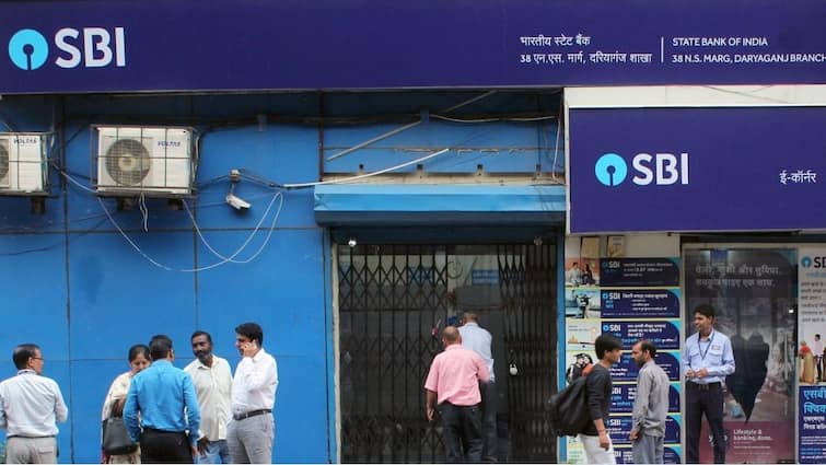 PSU Jaint SBI planning to hire 12000 tech employees for its IT and other systems needs SBI News: టెక్కీలకు శుభవార్త చెప్పిన ఎస్బీఐ.. భారీ రిక్రూట్మెంట్ ప్లాన్ ఇదే..