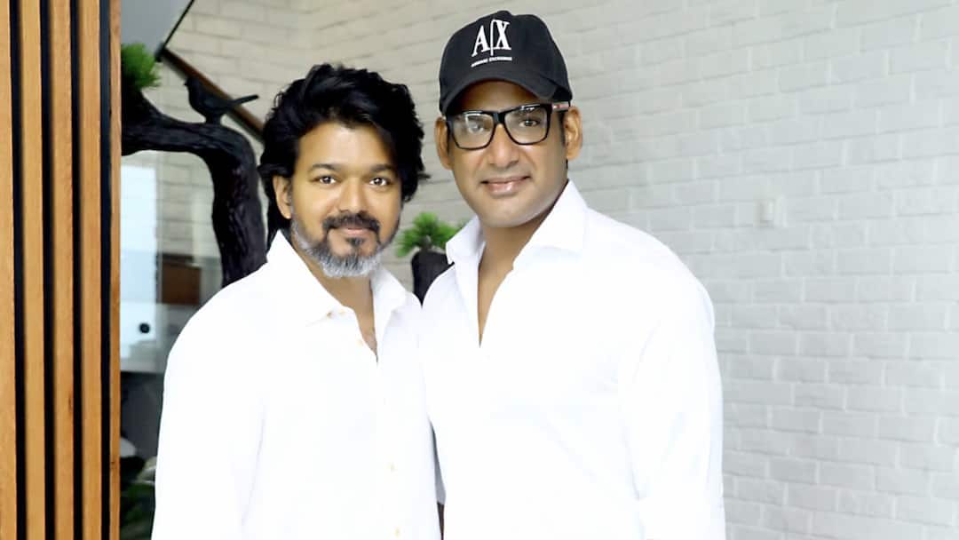 Thalapathy Vijay: దానికి రూ. కోటీ విరాళం ఇచ్చిన దళపతి విజయ్ - హీరో విశాల్ ఏమన్నాడంటే.. Vishak Thanks to Thalapathy Vijay For Donating Rs 1 Crore to Nadigar Sangam Building Work Thalapathy Vijay: దానికి రూ. కోటీ విరాళం ఇచ్చిన దళపతి విజయ్ - హీరో విశాల్ ఏమన్నాడంటే..