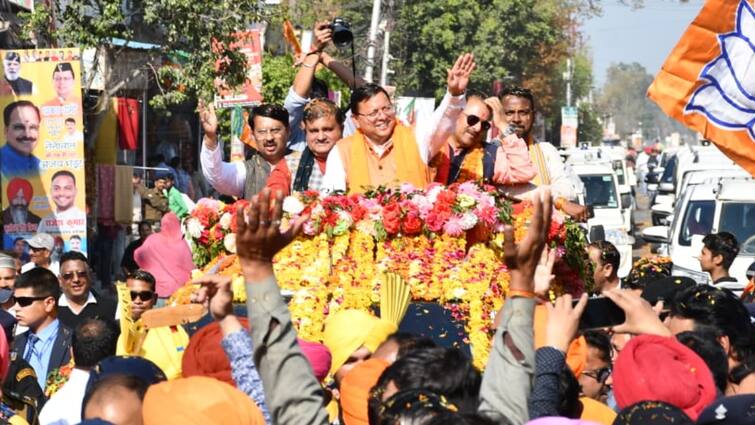 Uttarakhand Chief Minister Pushkar Singh Road show in Udham Singh Nagar Bajpur and gave crore gift ann  Udham Singh Nagar News: बाजपुर में सीएम पुष्कर सिंह धामी का रोड शो, करोड़ो की योजनाओं का किया लोकार्पण और शिलान्यास