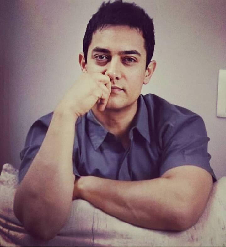 आमिर खान ना सिर्फ देश के अमीर एक्टर्स में शुमार हैं बल्कि उन्होंने फिल्म इंडस्ट्री में सबसे पहले सौ करोड़ी क्लब में एंट्री की थी. साल 2008 में आई उनकी फिल्म गजनी ने सौ करोड़ रुपये कमाकर उन्हें इस क्लब का सबसे पहला एक्टर बनाया था.